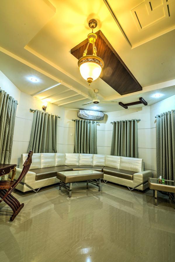 Midway Hotel & Restaurant Sadiqabad المظهر الخارجي الصورة