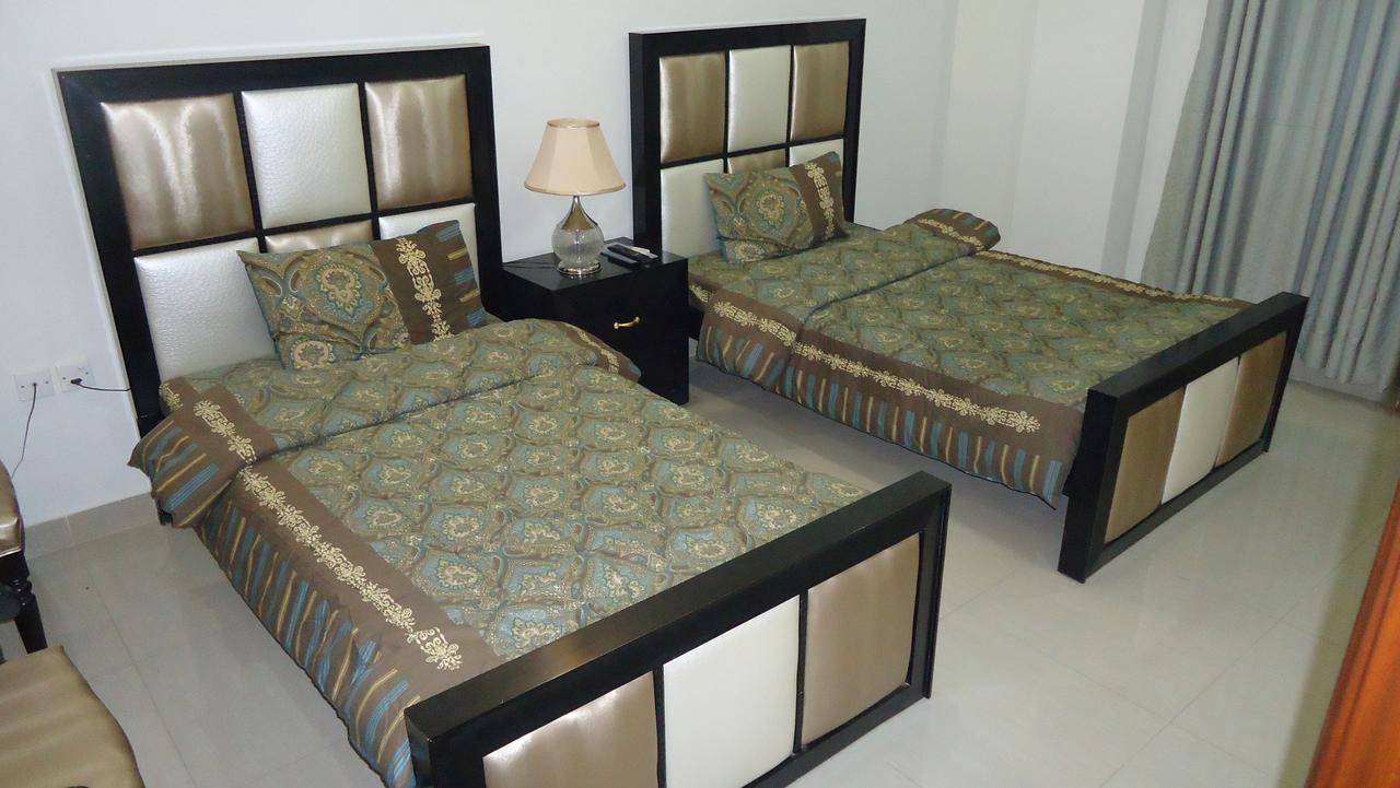 Midway Hotel & Restaurant Sadiqabad المظهر الخارجي الصورة