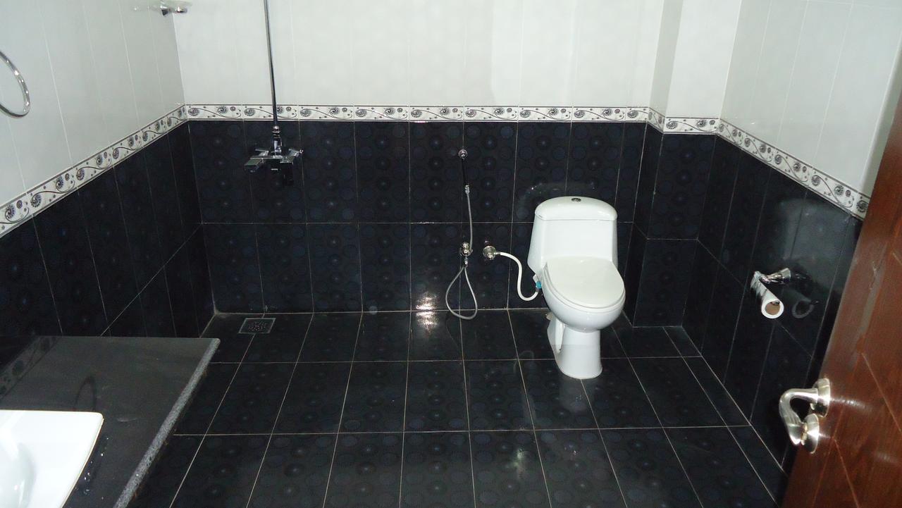Midway Hotel & Restaurant Sadiqabad المظهر الخارجي الصورة