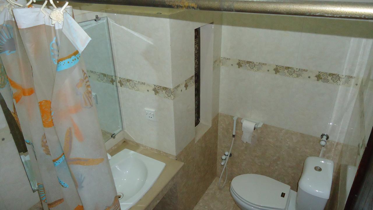Midway Hotel & Restaurant Sadiqabad المظهر الخارجي الصورة