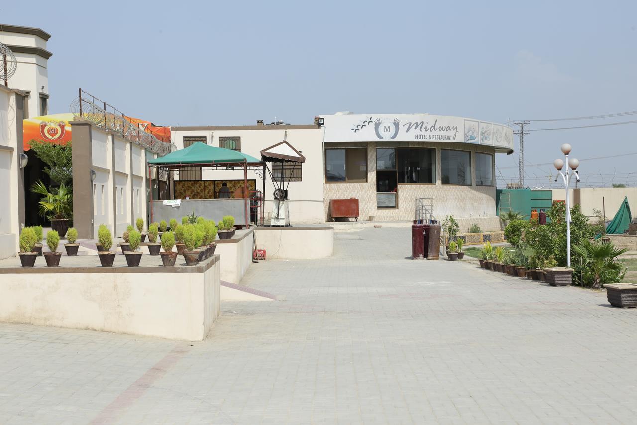 Midway Hotel & Restaurant Sadiqabad المظهر الخارجي الصورة