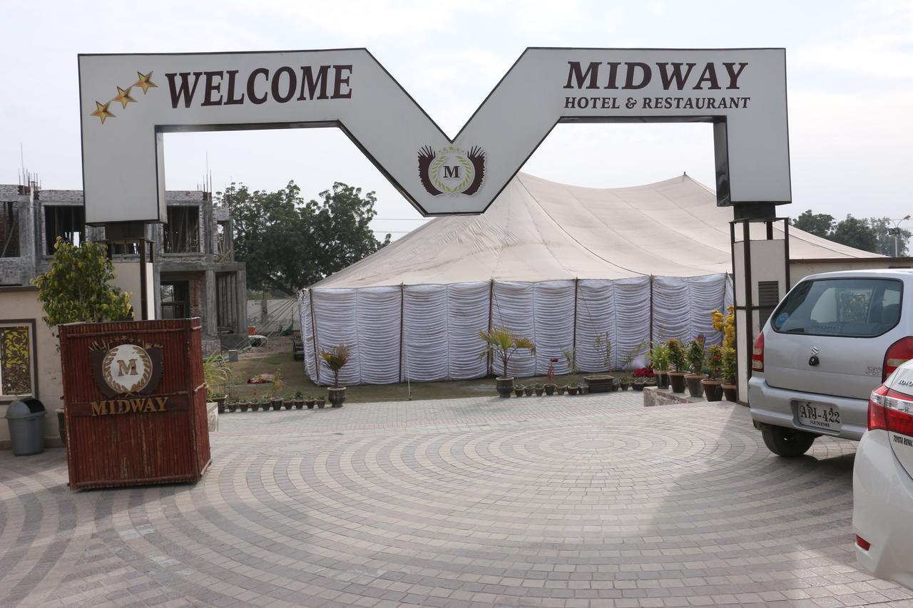 Midway Hotel & Restaurant Sadiqabad المظهر الخارجي الصورة