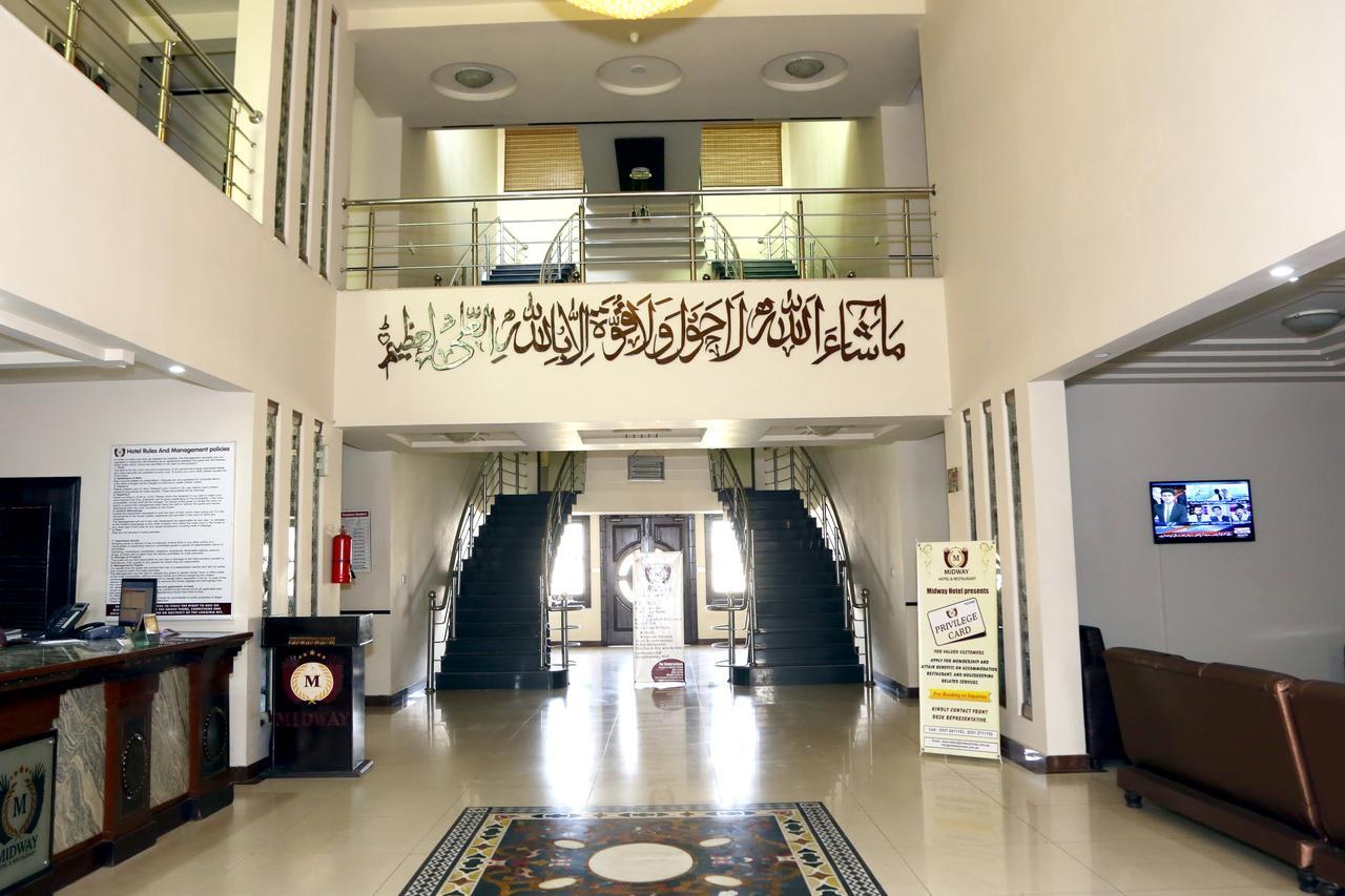 Midway Hotel & Restaurant Sadiqabad المظهر الخارجي الصورة