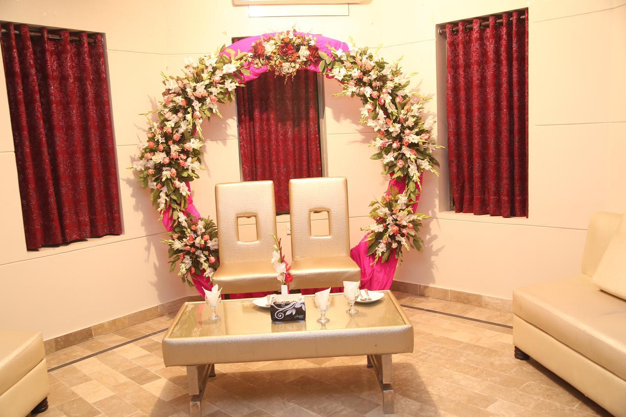 Midway Hotel & Restaurant Sadiqabad المظهر الخارجي الصورة